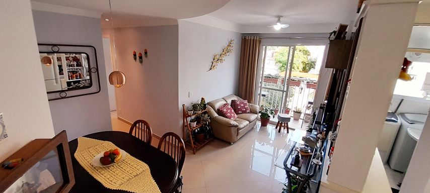 sala dois ambientes com sacada