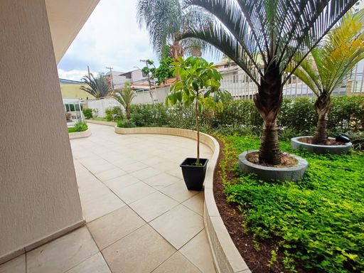 área de convivência arborizada