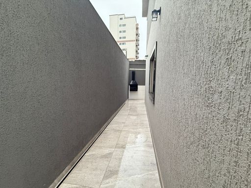 amplo quintal com churrasqueira