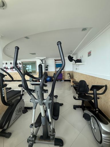 academia bem equipada