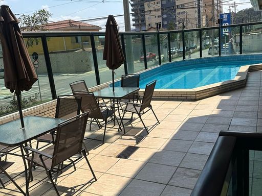 piscina com vista livre