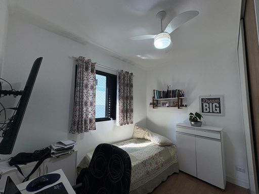 dormitório com armário planejado