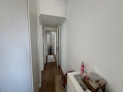 suíte com armário planejado