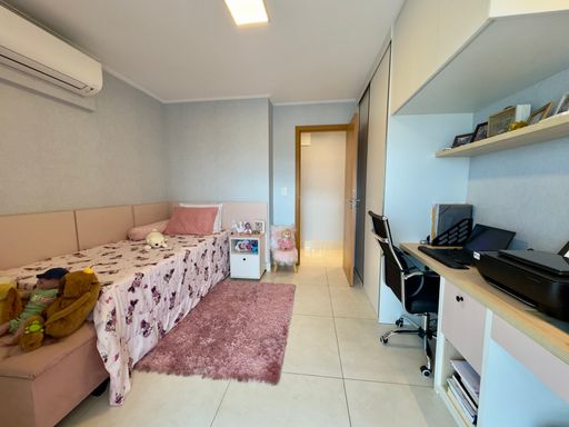 dormitório com home office
