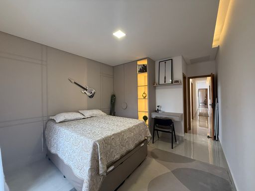 suíte 2 com armários planejados em total requinte