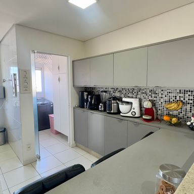 Cozinha ampla e prática