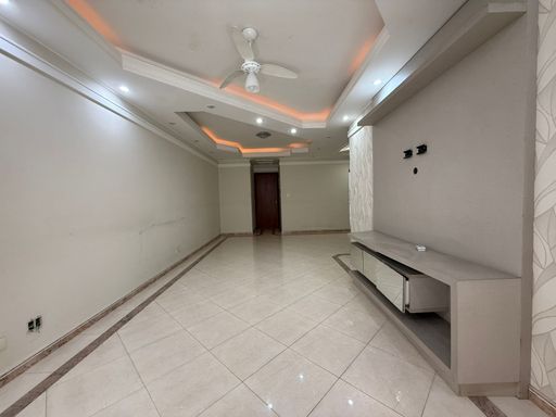 sala ampla 3 ambientes com acesso a entrada principal