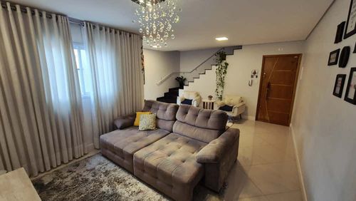 ampla sala 2 ambientes bem arejada com duas janelas, teto rebaixado, em total requinte.