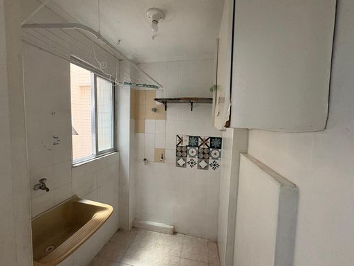 ampla área de serviço arejada