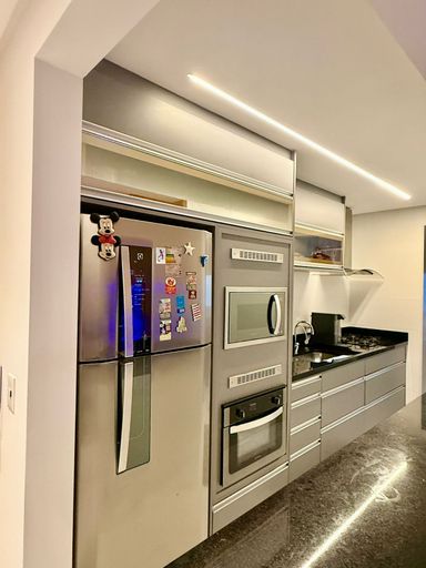 cozinha com armários planejados de primeira qualidade