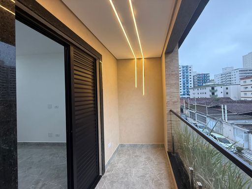 sacada da suíte 1 com sistema de iluminação em LED impecável