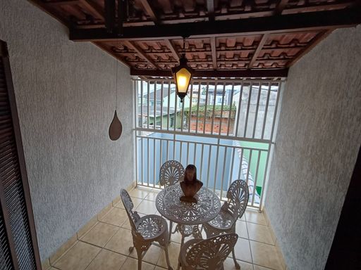 varanda com vista para o quintal