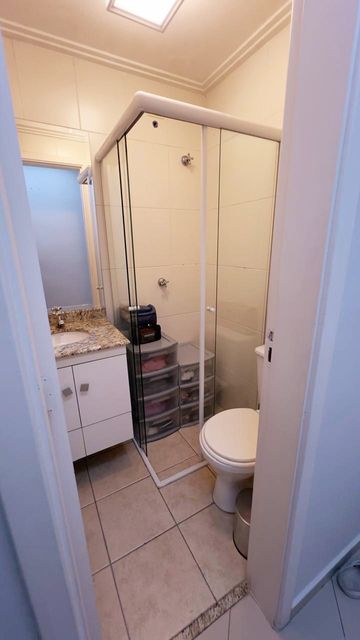 banheiro social com box de vidro