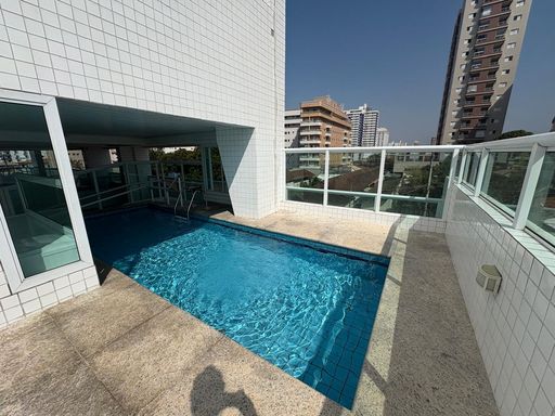piscina adulto e infantil com vista livre
