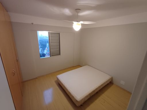 primeiro dormitório amplo com armário embutido