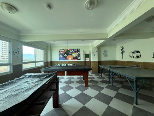 amplo salão de jogos