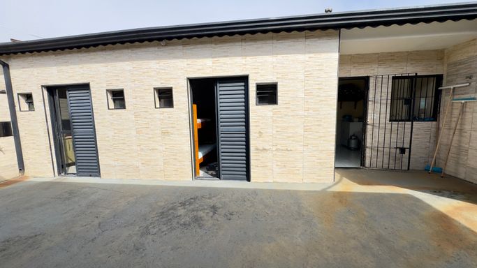 dormitório externo e casa do caseiro