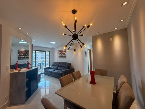 ampla sala 2 ambientes em total requinte com acesso a varanda gourmet envidraçada