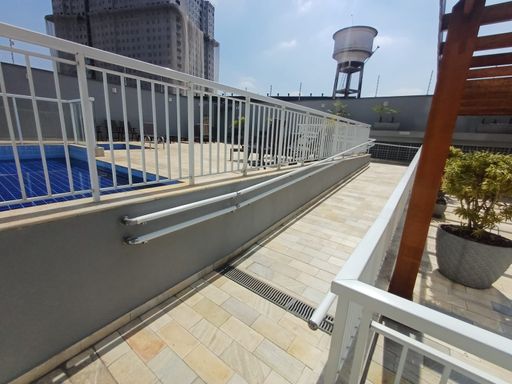 rampa de acesso a piscina