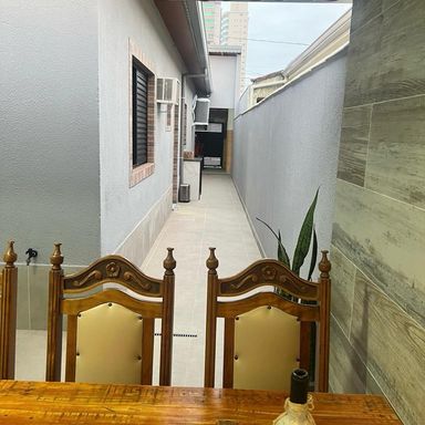 corredor de acesso a entrada principal da casa