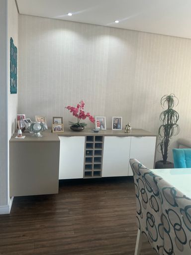 Sala de jantar ampla