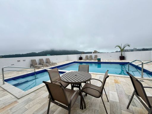 piscina adulto e infantil na cobertura com vista livre privilegiada