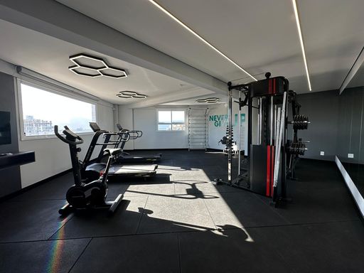 academia moderna e equipada