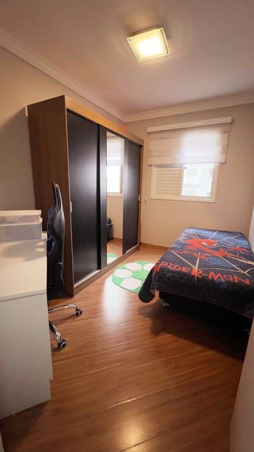 segundo dormitório bem arejado e iluminado