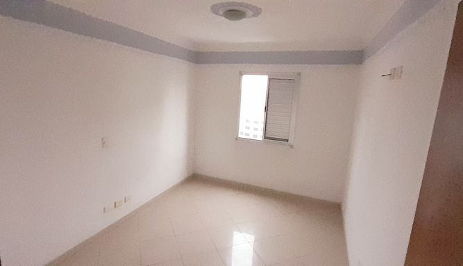 primeiro dormitório bem arejado com vista livre