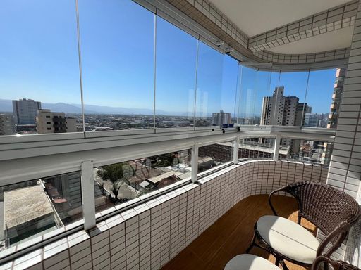 Varanda gourmet envidraçada com vista mar privilegiada