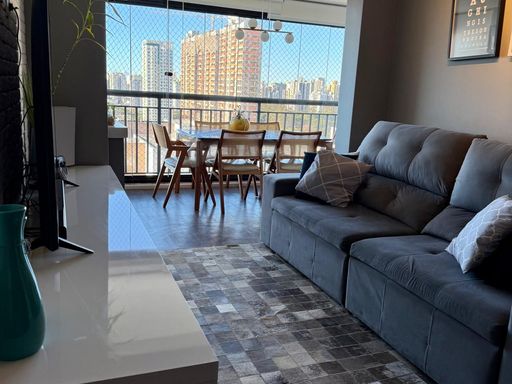 sala ampla 2 ambientes com acesso a varanda envidraçada