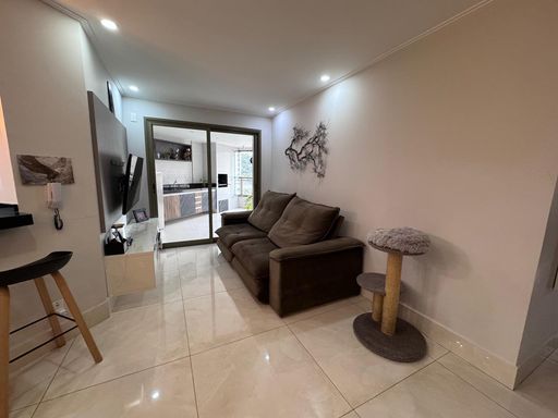 sala integrada 2 ambientes, com acesso a varanda