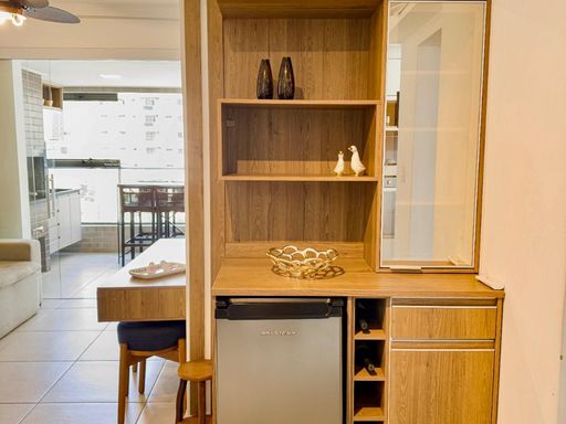 ampla sala 2 ambientes com ar condicionado e acesso a varanda gourmet