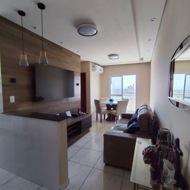 sala 2 ambientes com acesso a sacada, ar condicionado, teto rebaixado e sistema de iluminação moderna, semi integrada a cozinha