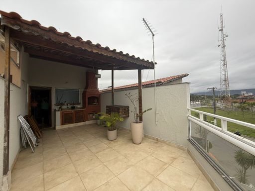 cobertura com espaço gourmet e churrasqueira a carvão com vista livre para o mar