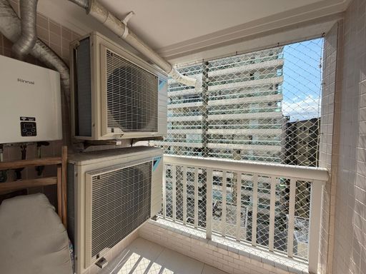 área técnica com tela de proteção