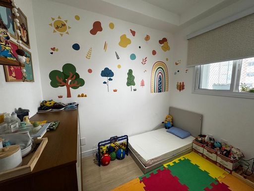 dormitório 2 em total harmonia, bem arejado com persiana de rolo