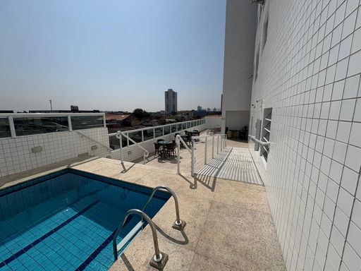 piscina adulto e infantil com vista livre