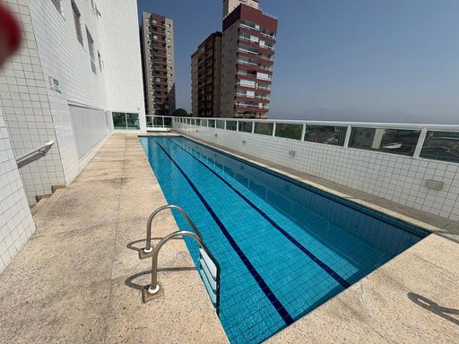 piscina adulto e infantil com vista livre