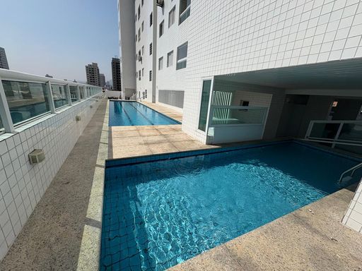 piscina adulto e infantil com vista livre