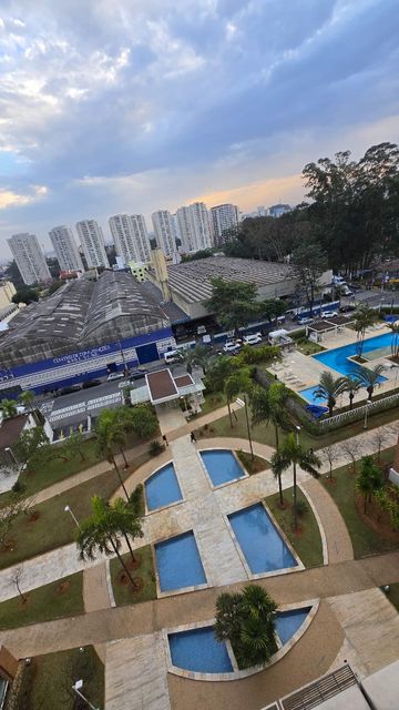 Vista panorâmica e privilegiada da varanda, andar alto