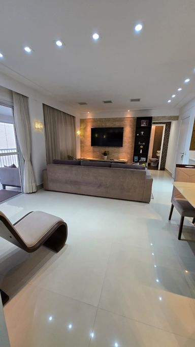 Sala ampla 2 ambientes com sistema de iluminação diferenciada