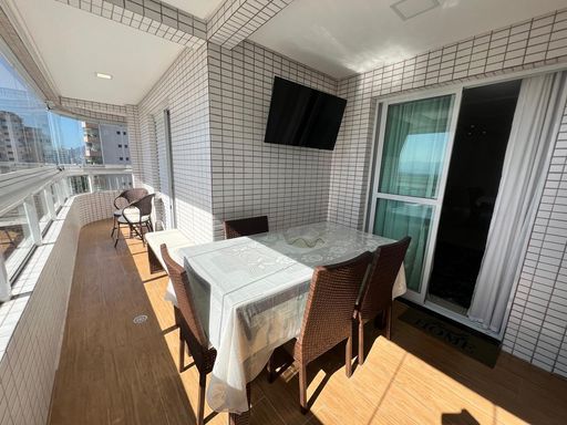 Varanda gourmet envidraçada com vista mar privilegiada