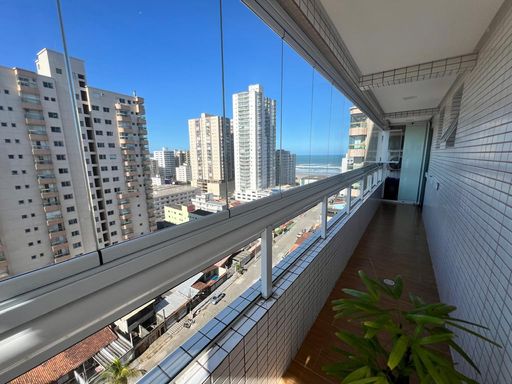 Varanda gourmet envidraçada com vista mar privilegiada