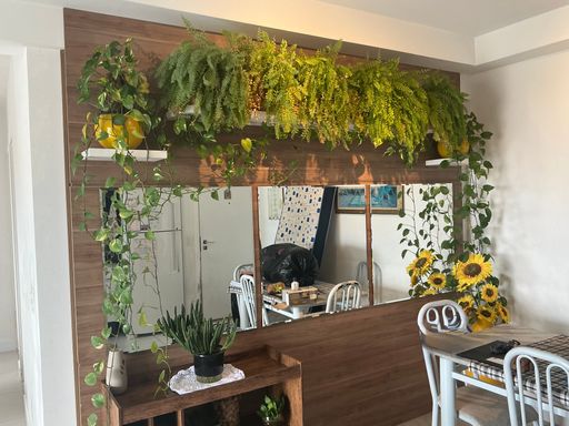 ampla sala de jantar