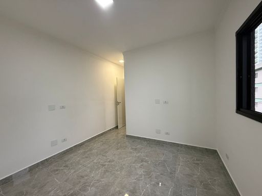 ampla suíte 2 em porcelanato