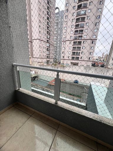 sacada com tela de proteção