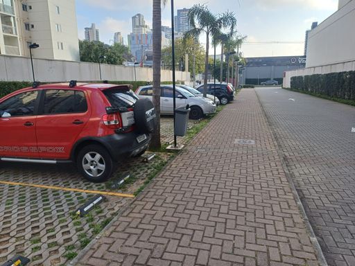estacionamento amplo para visitantes