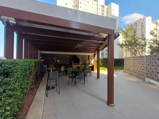 uma das 4 áreas da churrasqueira a carvão