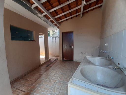 LAVANDERIA E QUARTO DE DESPENSA